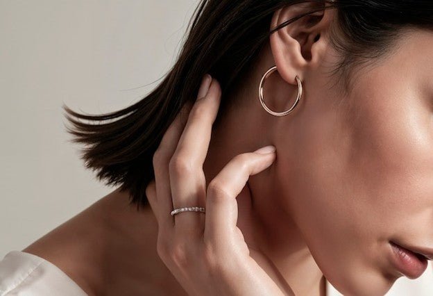 Hoop Earrings Size Guide That Helps You Choose What Flatters Most - Nikki & Co. Boutique
