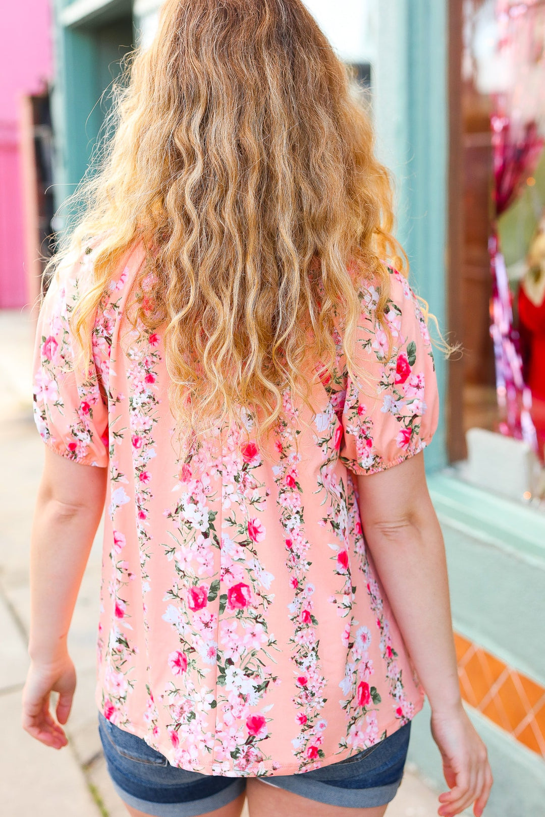 Peach Floral Front Keyhole Elastic Shorts Sleeve Tops | Nikki &amp; Co. Boutique