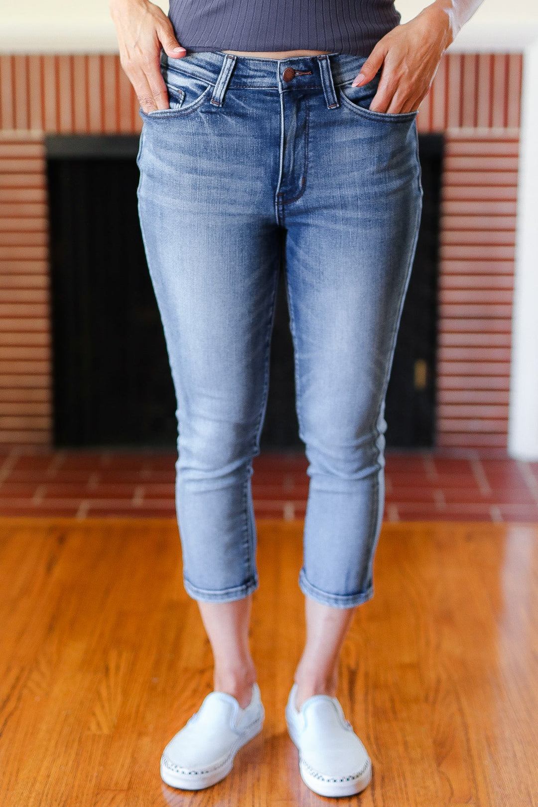 Judy Blue Medium Wash Mid Rise Skinny Capri | Nikki &amp; Co. Boutique