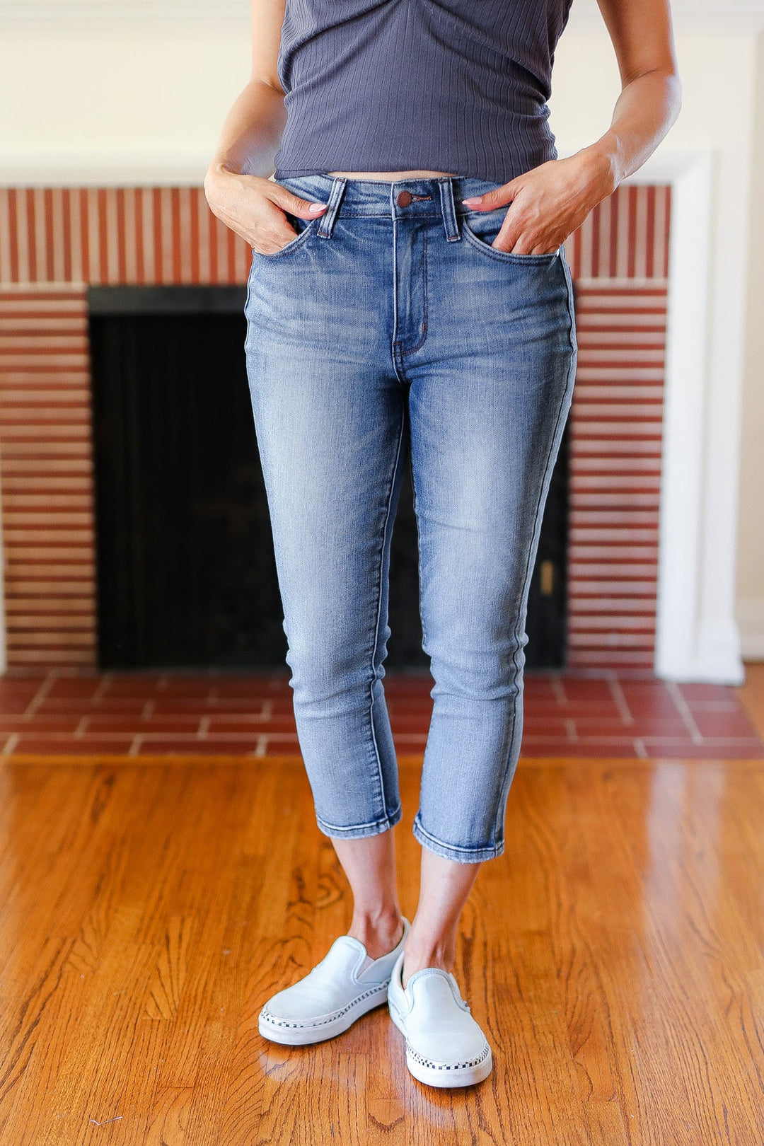 Judy Blue Medium Wash Mid Rise Skinny Capri | Nikki &amp; Co. Boutique