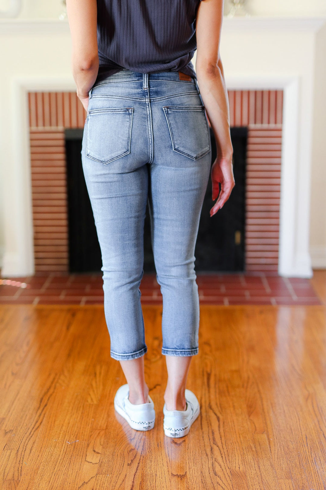 Judy Blue Medium Wash Mid Rise Skinny Capri | Nikki &amp; Co. Boutique