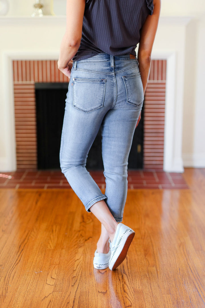 Judy Blue Medium Wash Mid Rise Skinny Capri | Nikki &amp; Co. Boutique