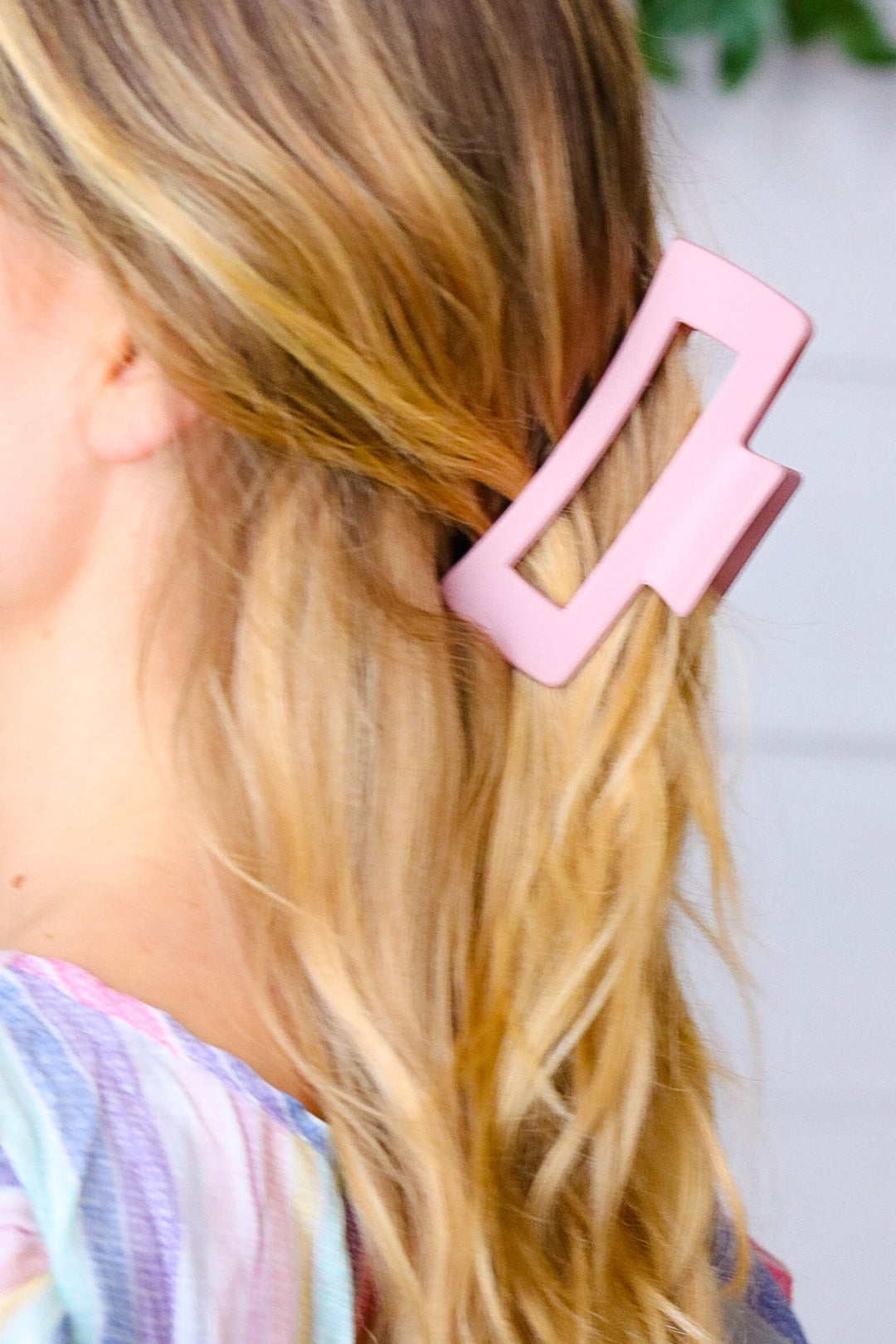 Blush Classic Big Hair Claw | Nikki &amp; Co. Boutique