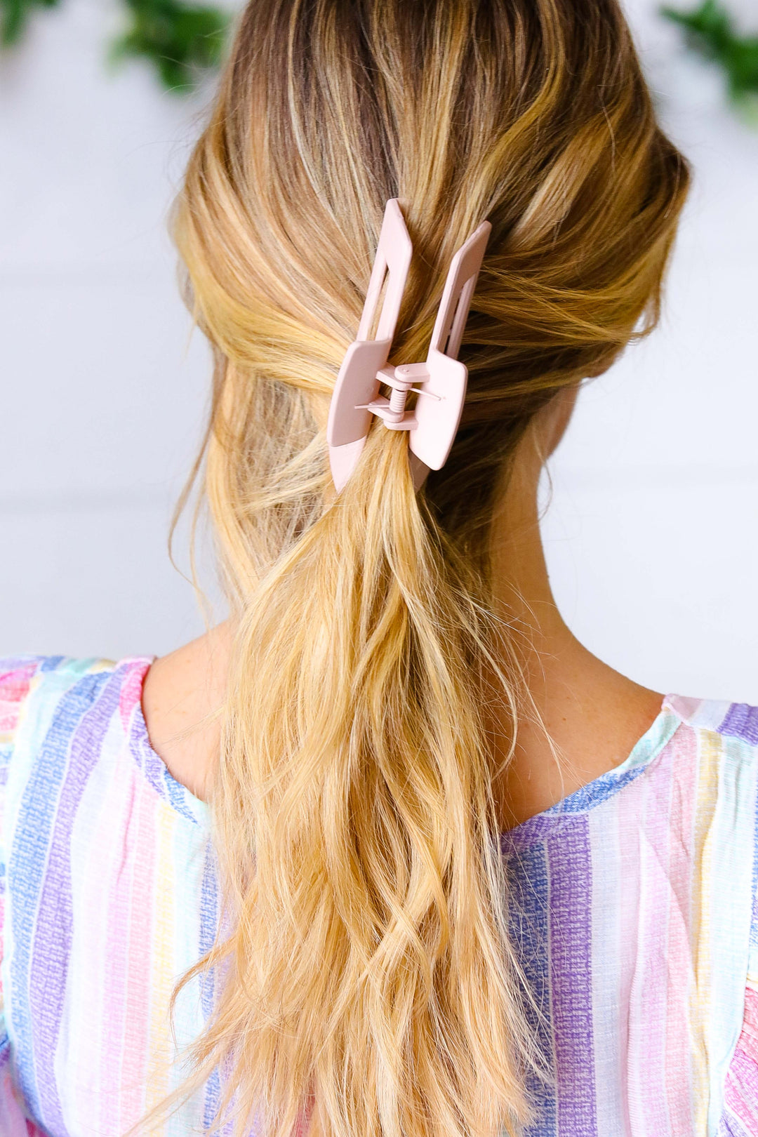 Blush Classic Big Hair Claw | Nikki &amp; Co. Boutique
