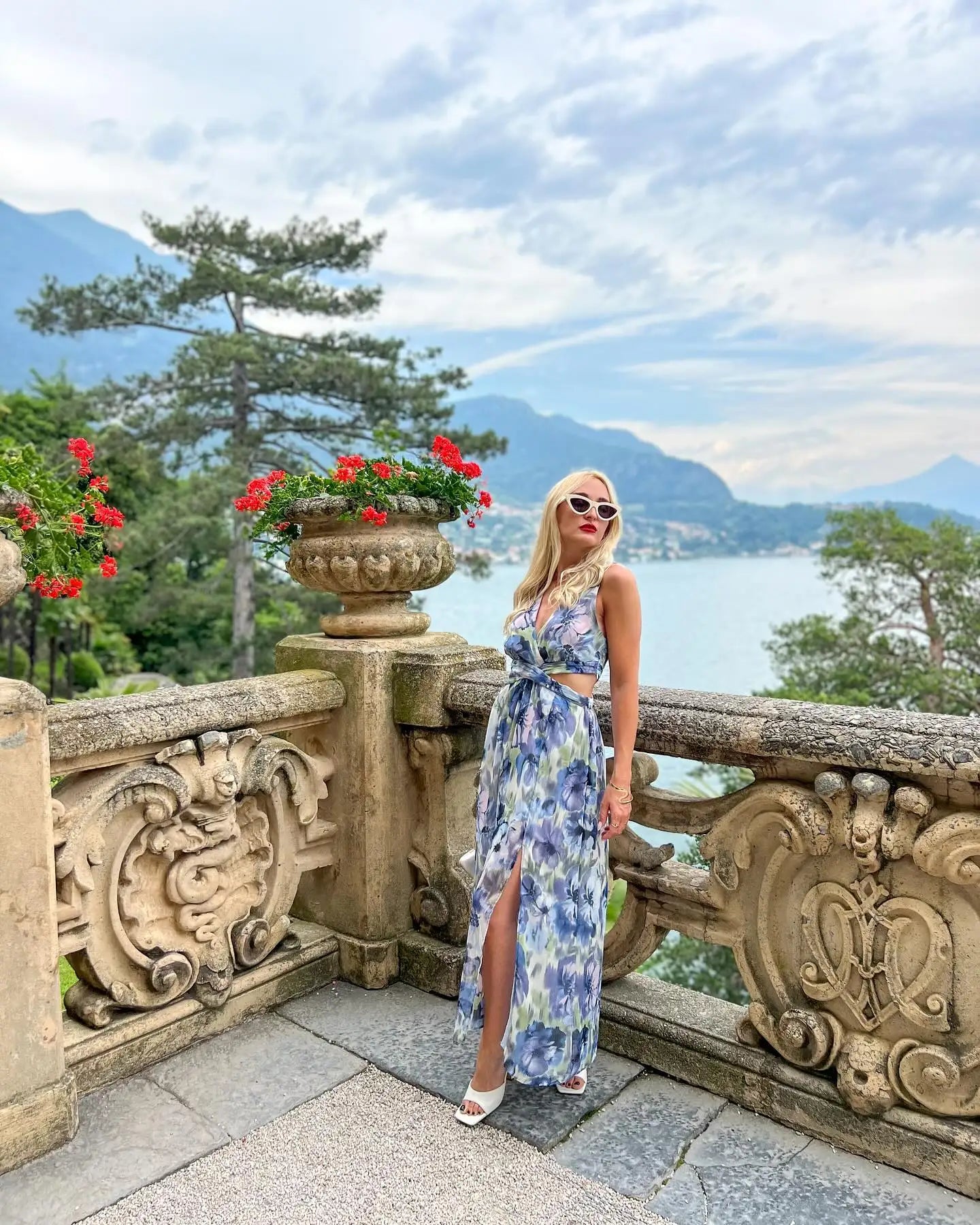 Summer New Arrival Fashion Sweet Women's Flower Print Sleeveless Mid-length Skirt V-neck Waist-exposed Sexy Split Dress