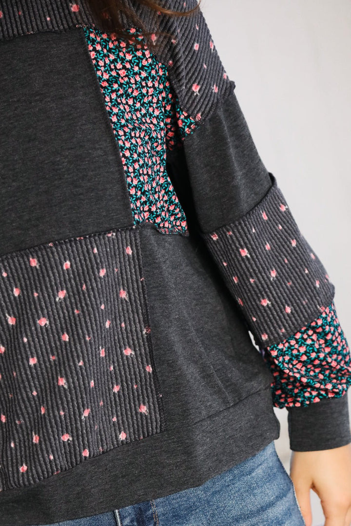 Lazy Daisies Charcoal Pullover - Nikki &amp; Co. Boutique