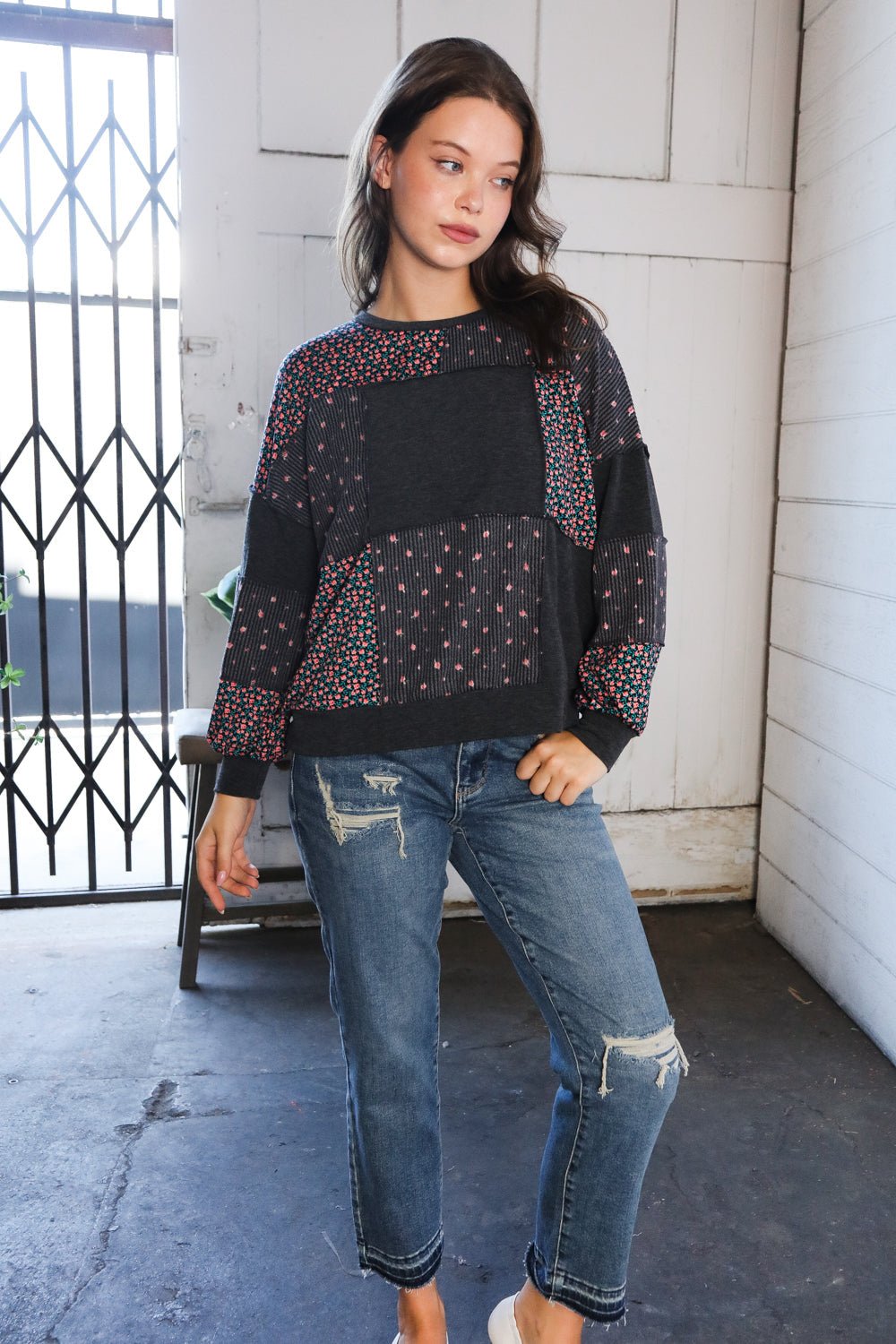 Lazy Daisies Charcoal Pullover - Nikki &amp; Co. Boutique