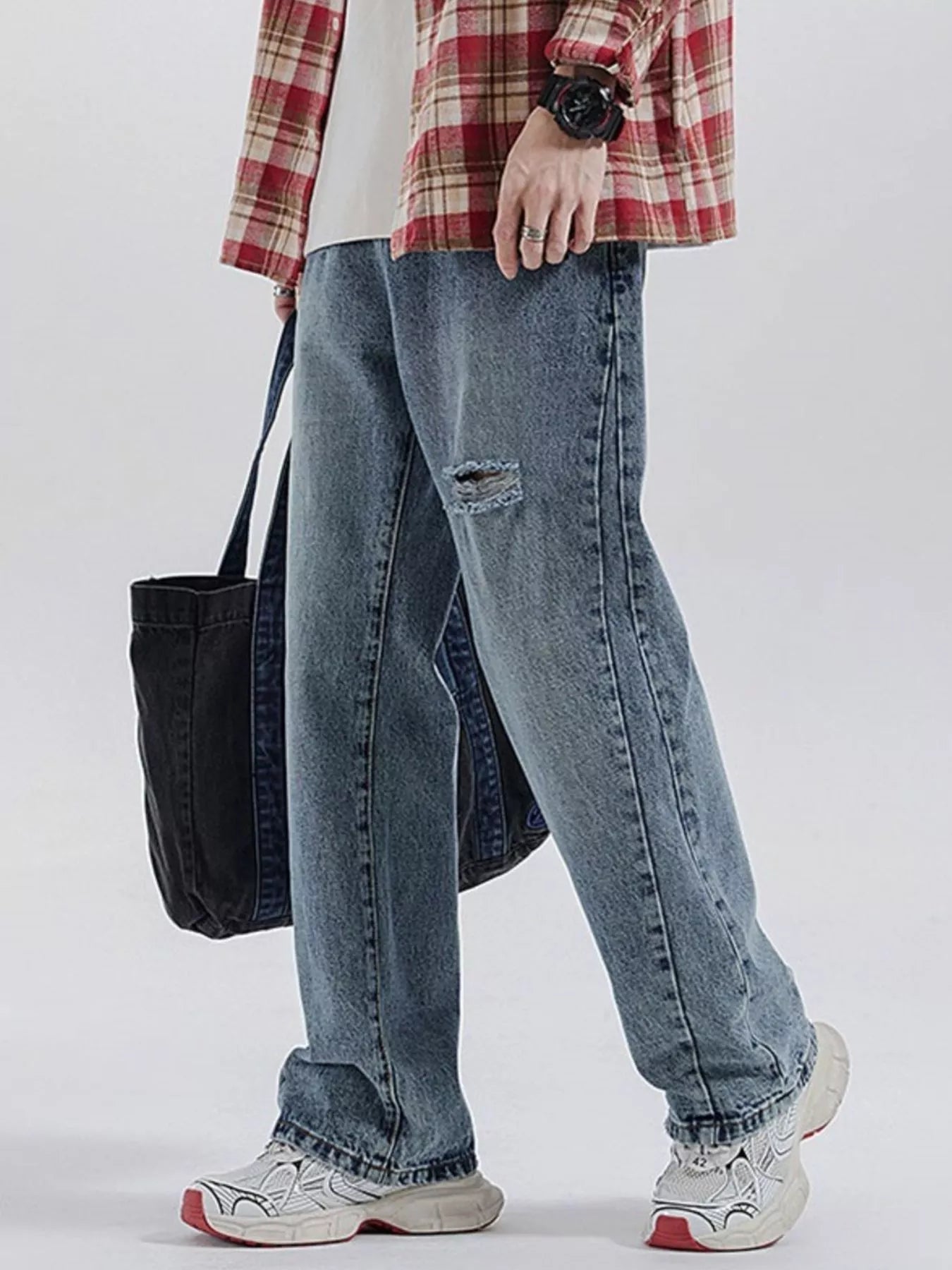 Men's Vintage Distressed Relaxed Fit Jeans - Nikki and Co Boutique