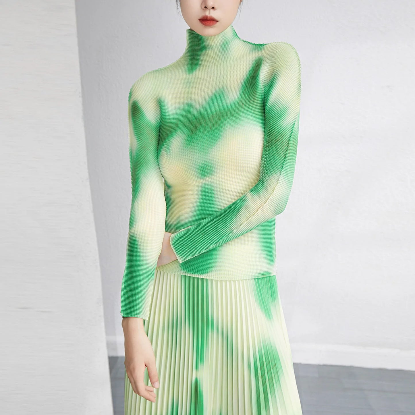 Miyake Fashion Suit Dress Spring and Summer New Pleated Stretch T-shirt Big Size Half Skirt 2-piece Set