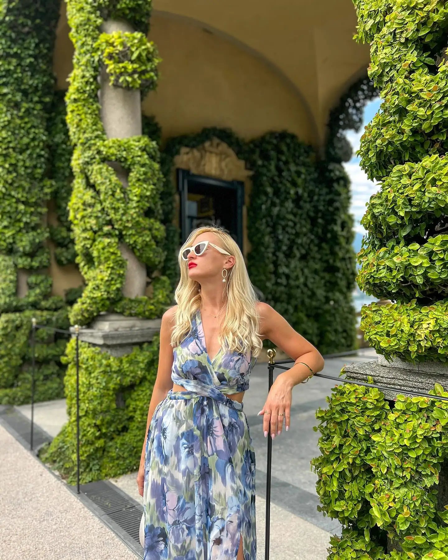 Summer New Arrival Fashion Sweet Women's Flower Print Sleeveless Mid-length Skirt V-neck Waist-exposed Sexy Split Dress