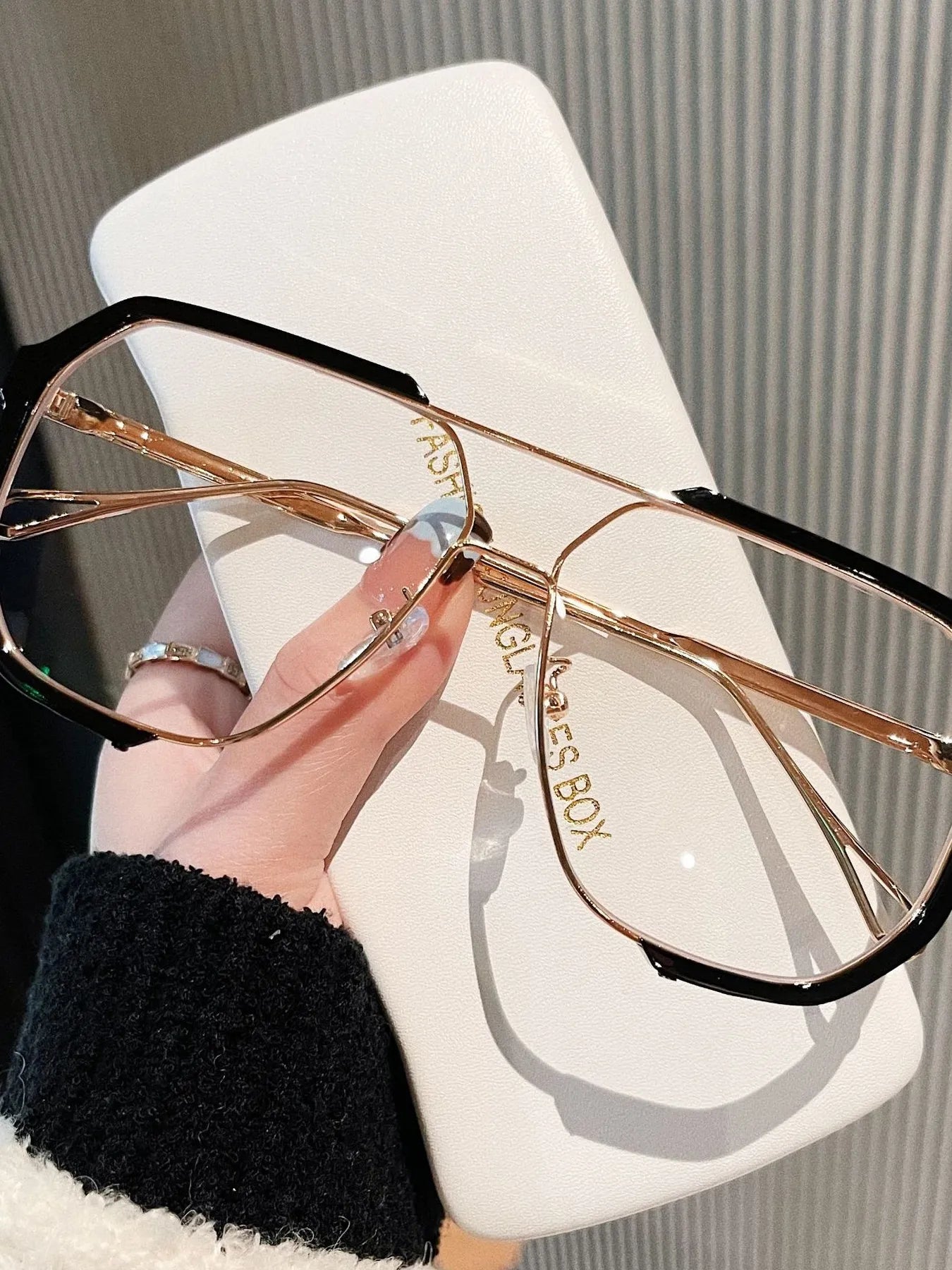 UV Protection Oversized Sunglasses - Nikki and Co Boutique