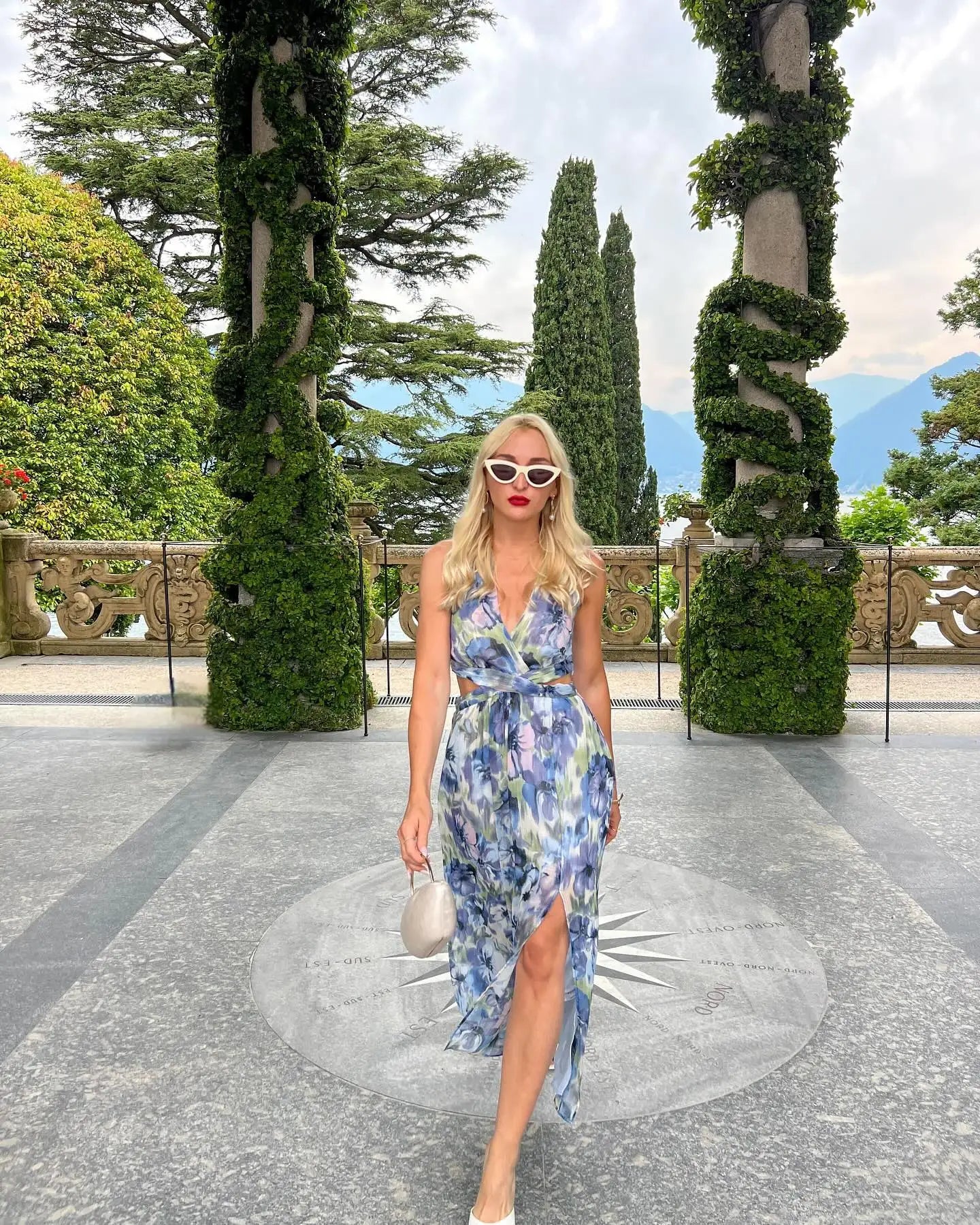 Summer New Arrival Fashion Sweet Women's Flower Print Sleeveless Mid-length Skirt V-neck Waist-exposed Sexy Split Dress