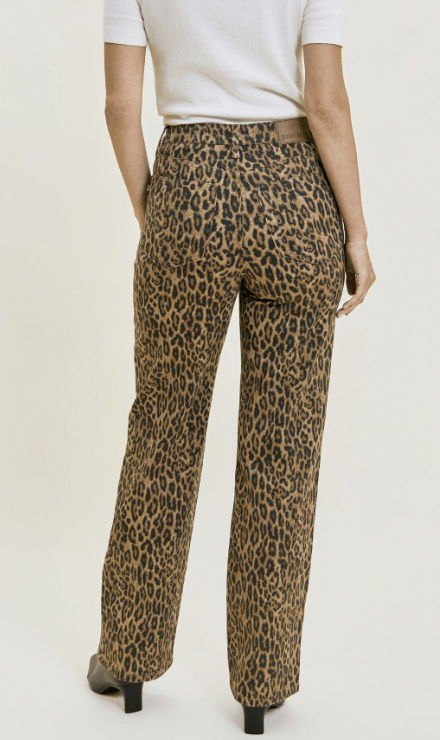 Judy Blue Kimberly High-Rise Tummy Control Leopard Straight Jeans (NP) - Nikki &amp; Co. Boutique