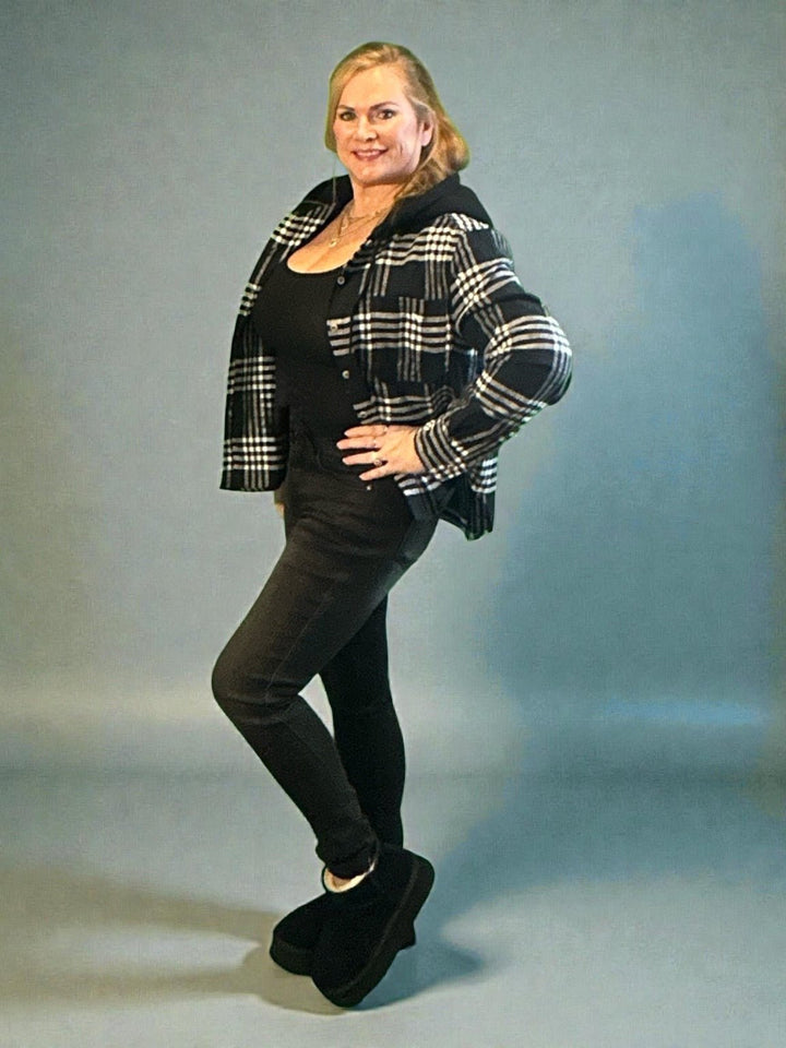 Judy Blue JB88865 high waisted tummy control black skinny jeans, side view. Judy Blue Jeans (NP) - Black, High Waisted Tummy Control Classic Skinny | Nikki &amp; Co. Boutique