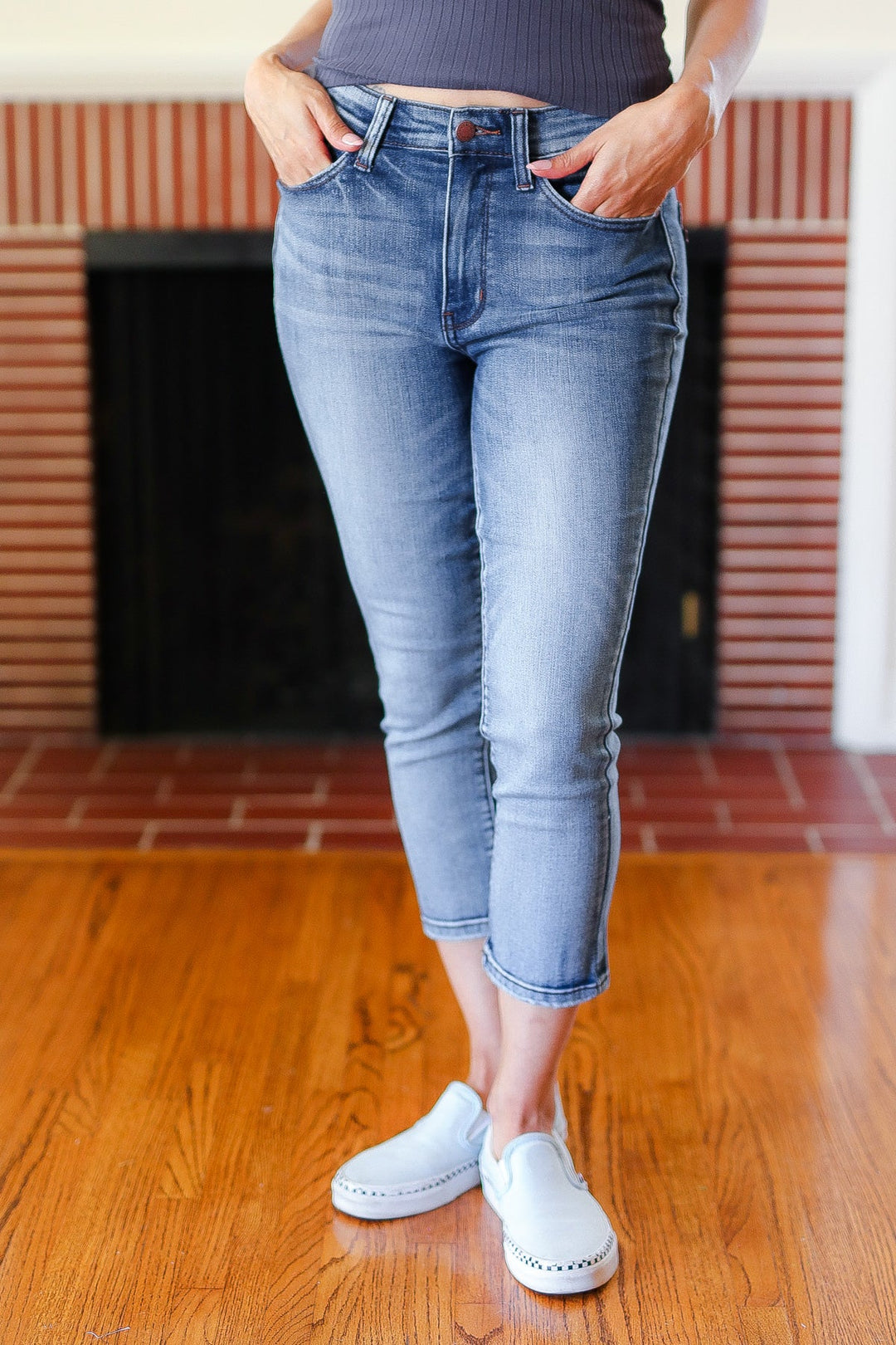 Judy Blue Medium Wash Mid Rise Skinny Capri | Nikki & Co. Boutique