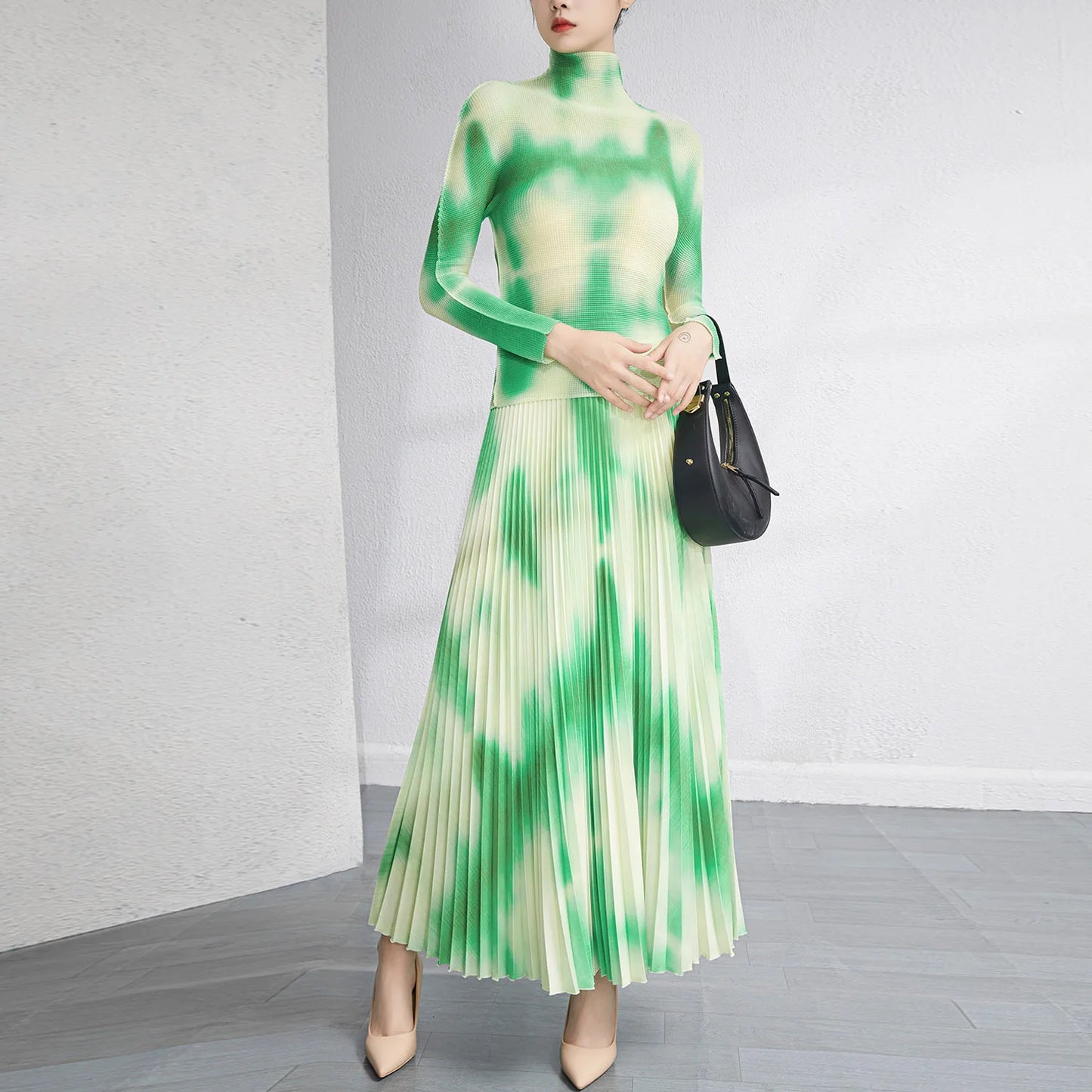 Miyake Fashion Suit Dress Spring and Summer New Pleated Stretch T-shirt Big Size Half Skirt 2-piece Set