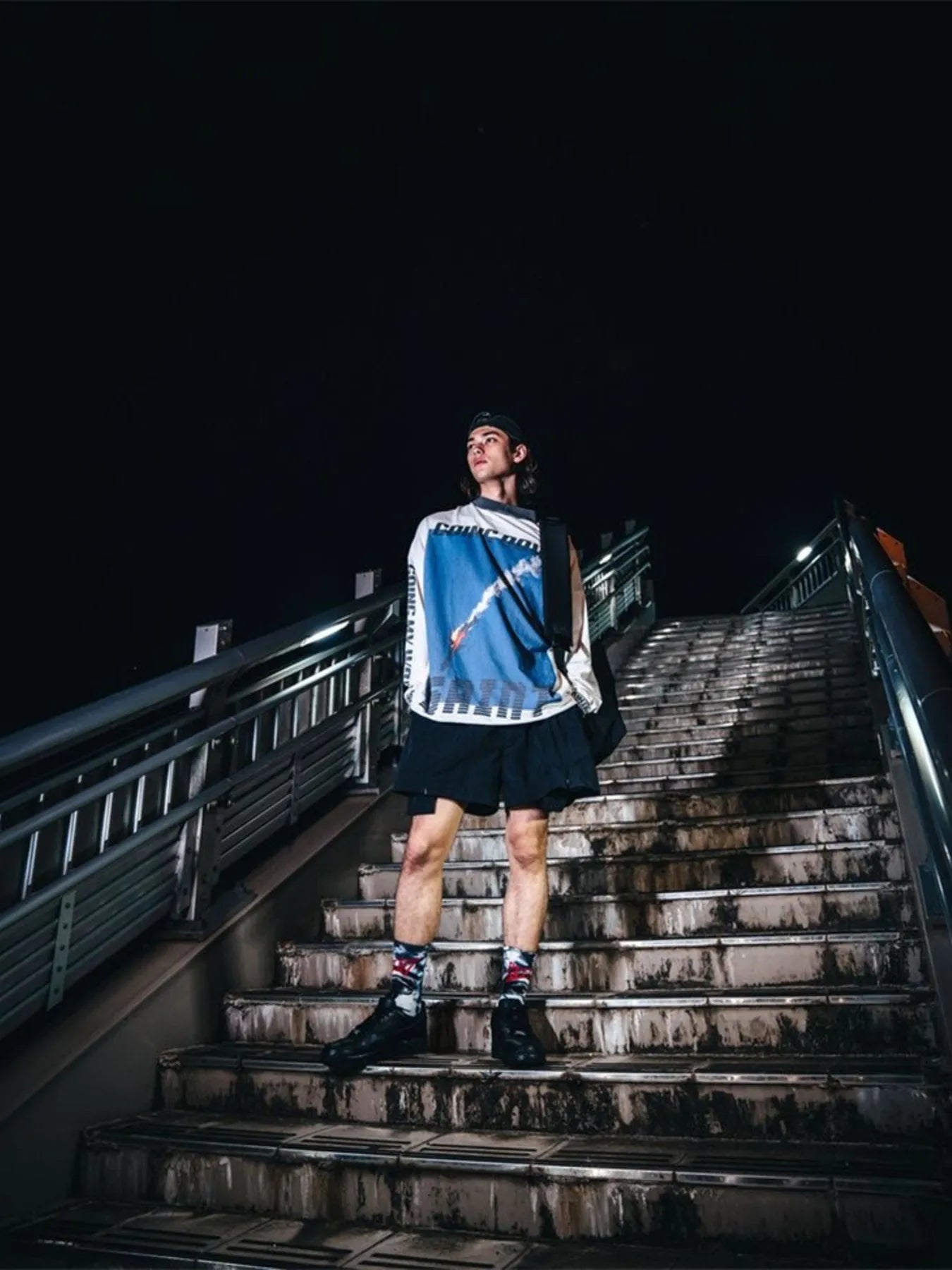 Men's Modern Graphic Long Sleeve T-Shirt - Nikki and Co Boutique