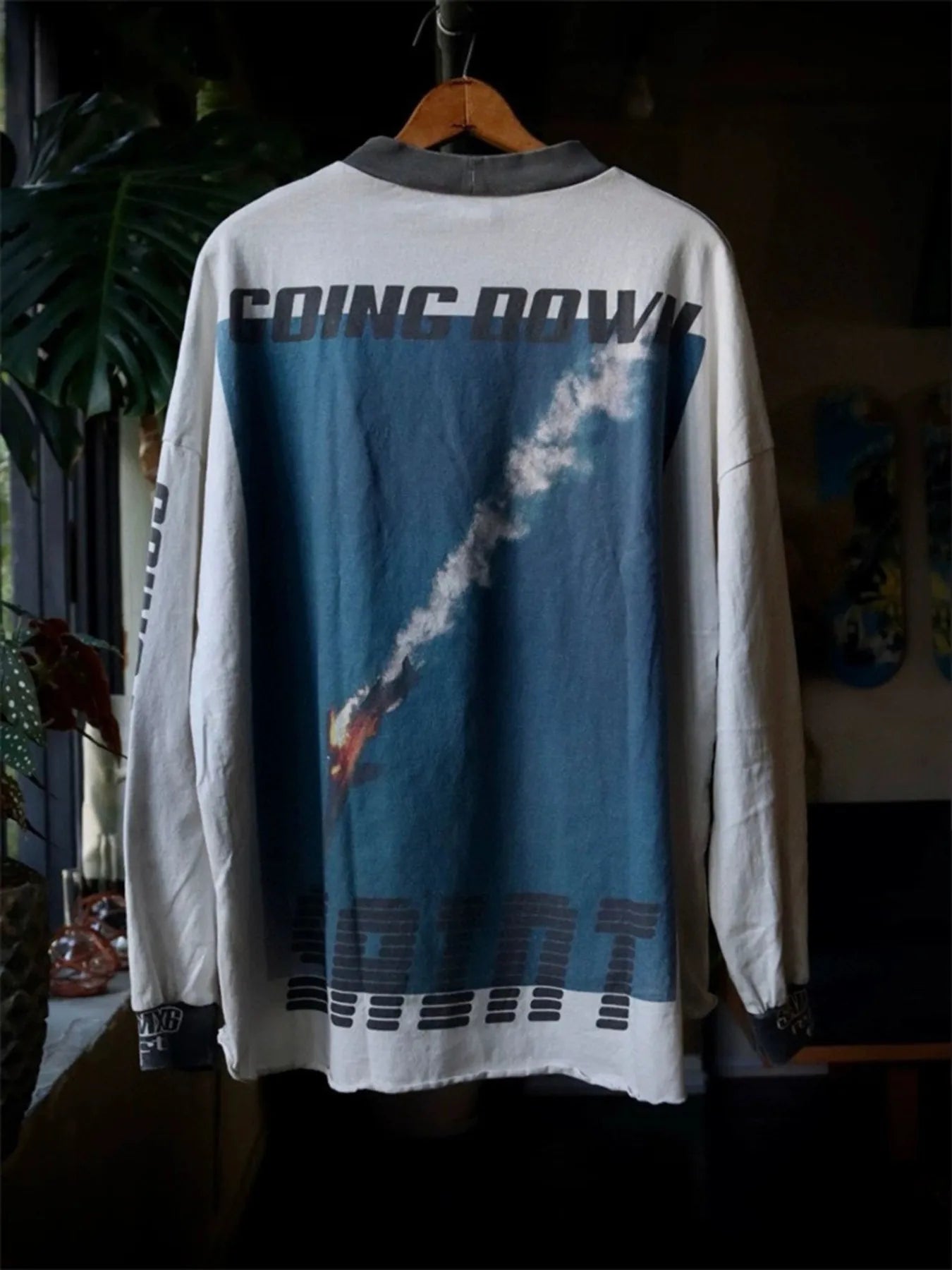 Men's Modern Graphic Long Sleeve T-Shirt - Nikki and Co Boutique